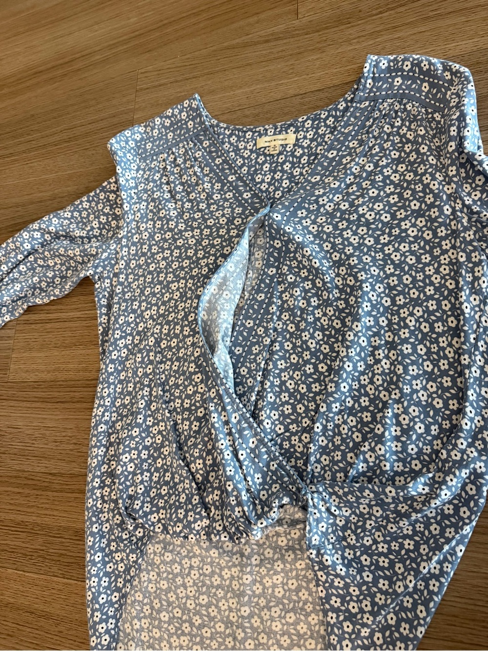 Max Studio Womens Small Blue White Floral Faux Wrap Rayon Blouse Long Sleeve - Picture 9 of 16